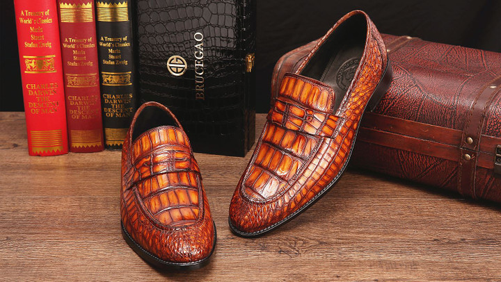 Da cá sấu thường được các thương hiệu lớn sử dụng làm đồ xa xỉ. (Ảnh: SVET)