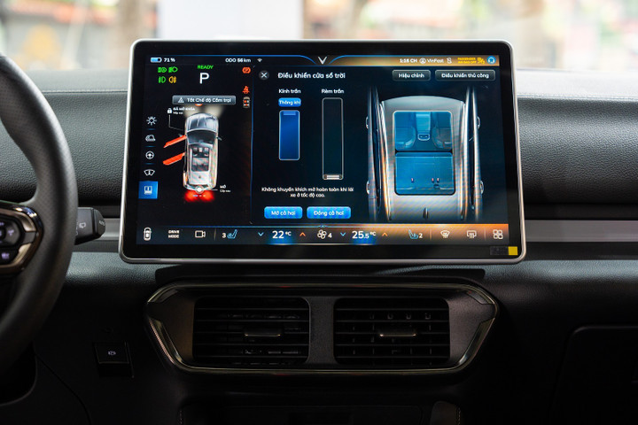 Với trợ lý ảo điều khiển bằng giọng nói tích hợp công nghệ AI tạo sinh (Generative AI), VF 8 Lux chính là một trong những mẫu xe thương mại đầu tiên trên thế giới ứng dụng công nghệ giúp cho các cuộc hội thoại giữa người và xe trở nên thông minh và nhân bản hơn.
