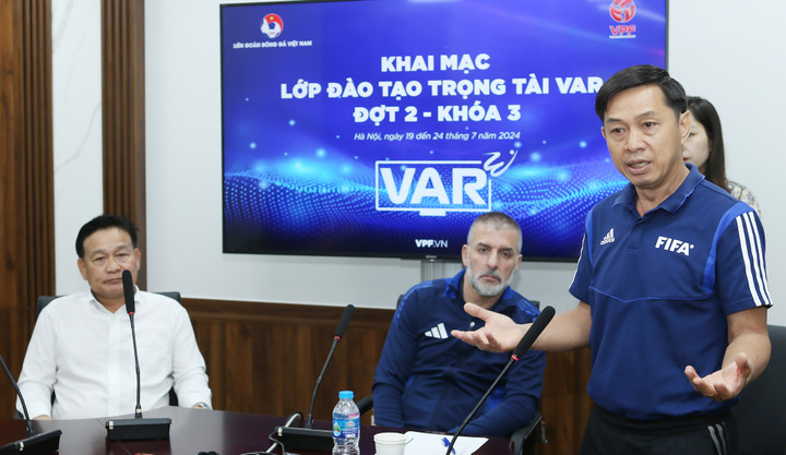 Khai mạc Lớp đào tạo trọng tài VAR khóa 3.