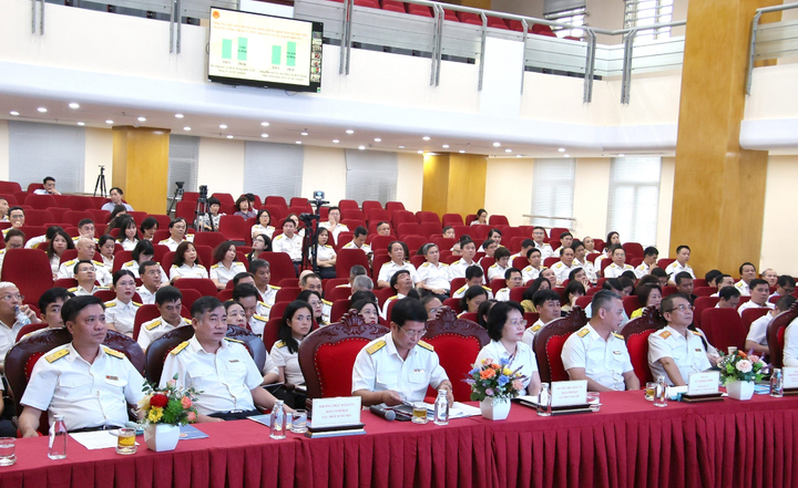 Các đại biểu tham dự hội nghị.