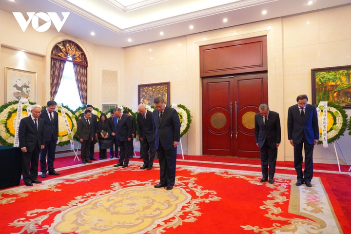 Phát biểu với Đại sứ Việt Nam tại Trung Quốc Phạm Sao Mai, Tổng Bí thư, Chủ tịch nước Tập Cận Bình khẳng định, đồng chí Nguyễn Phú Trọng là nhà Mác-xít kiên định, là nhà lãnh đạo vĩ đại của Đảng và nhân dân Việt Nam. Đồng chí Nguyễn Phú Trọng đã cống hiến cả cuộc đời cho Đảng, Nhà nước và Nhân dân Việt Nam, dẫn dắt Đảng, Nhà nước và Nhân dân Việt Nam thúc đẩy và giành được những thành quả to lớn trong sự nghiệp xây dựng chủ nghĩa xã hội, nhận được sự ủng hộ và yêu mến của toàn Đảng, toàn quân và toàn dân Việt Nam.