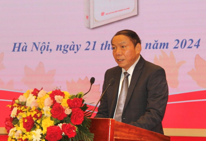 Bộ trưởng Bộ VHTTDL Nguyễn Văn Hùng phát biểu tại lễ ra mắt cuốn sách.