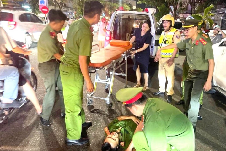 Đại úy Hoàng Đình Dũng bị thương khi làm nhiệm vụ.