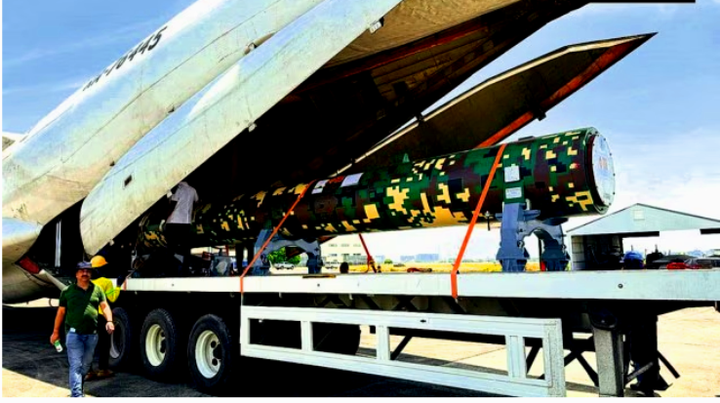 Ấn Độ đã chuyển giao lô tên lửa BrahMos đầu tiên trong hợp đồng trị giá 375 triệu USD.