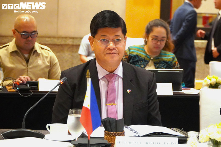 Trung tướng Irineo Cruz Espino, Trưởng đoàn Philippines tại Đối thoại.