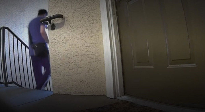 2 bố con rụng tóc từng mảng, lắp camera mới phát hiện sự thật hãi hùng - 4