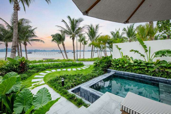 Tầm nhìn trực vịnh giúp chủ nhân biệt thự Lagoon Residences ngắm trọn vẻ đẹp kỳ vĩ của vịnh biển kỳ quan. (Ảnh: BIM Land)