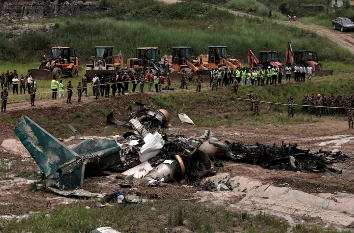 Chiếc máy bay bị rơi ở Nepal hôm 24/7. (Ảnh: Reuters)