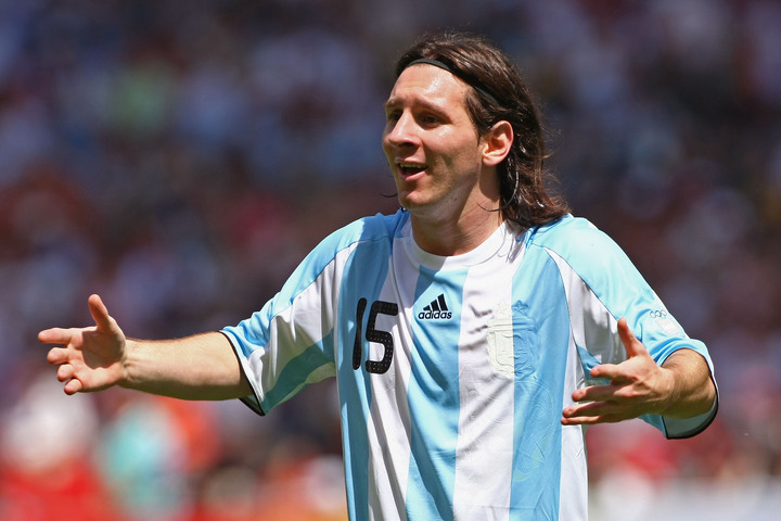 Messi mặc áo số 15 tại Olympic 2008.