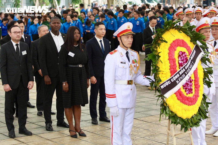 Đoàn Nước Cộng hòa Guinea – Bissau viếng Tổng Bí thư Nguyễn Phú Trọng.