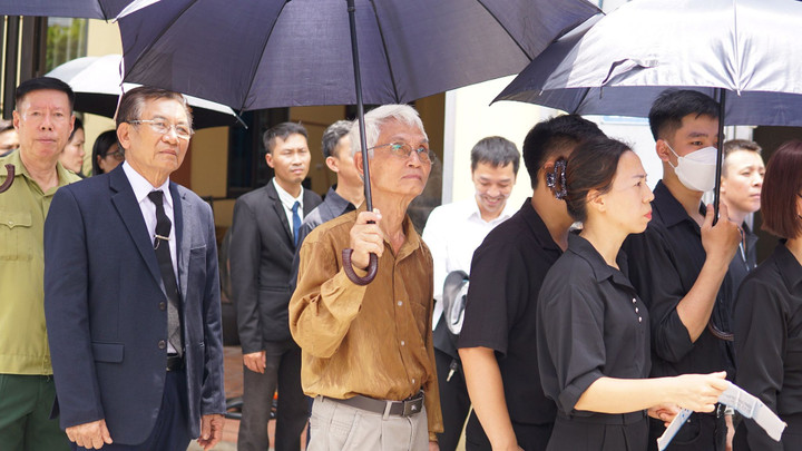 Dòng người nối dài vào viếng Tổng Bí thư Nguyễn Phú Trọng - 73