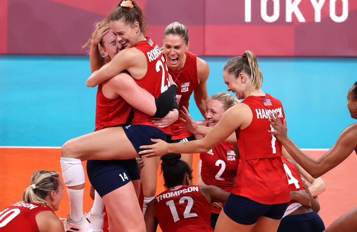 Tuyển bóng chuyền nữ của Mỹ lần đầu đoạt HCV Olympic tại Tokyo 2021.
