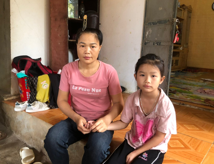 Con gái út của chị Xươi bị suy thận mạn, thận ngày càng teo dần. (Ảnh: NVCC)