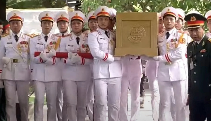 Lực lượng nghi lễ làm công tác chuẩn bị Lễ an táng; chuyển Linh cữu Tổng Bí thư vào vị trí