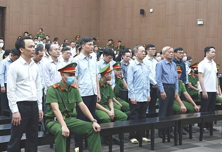 Các bị cáo tại phiên toà.