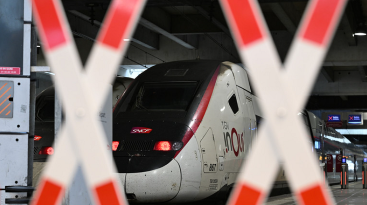 Ga tàu cao tốc ở Paris tạm dừng hoạt động sau vụ phá hoại trước giờ khai mạc Olympic 2024, ngày 26/7. (Ảnh: Getty Images)