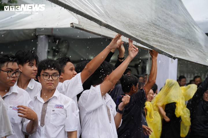 Thời tiết TP.HCM hôm nay 27/7, chiều tối có mưa rào và dông rải rác.