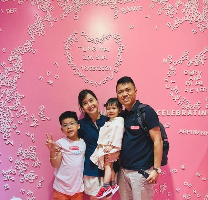 Gia đình hạnh phúc của Hương Mai hiện tại.