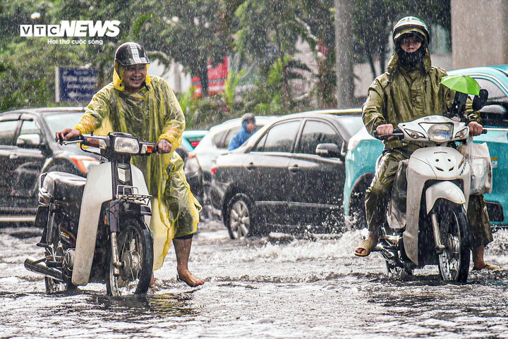 Hôm nay, miền Bắc bước vào đợt mưa lớn kéo dài nhiều ngày. (Ảnh minh hoạ: Đắc Huy)