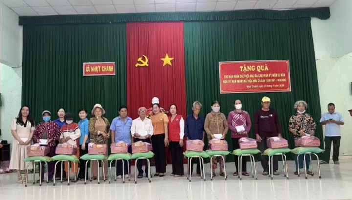 Long An: UBND xã Nhựt Chánh tưởng nhớ, tri ân người có công nhân ngày 27/7 - 3