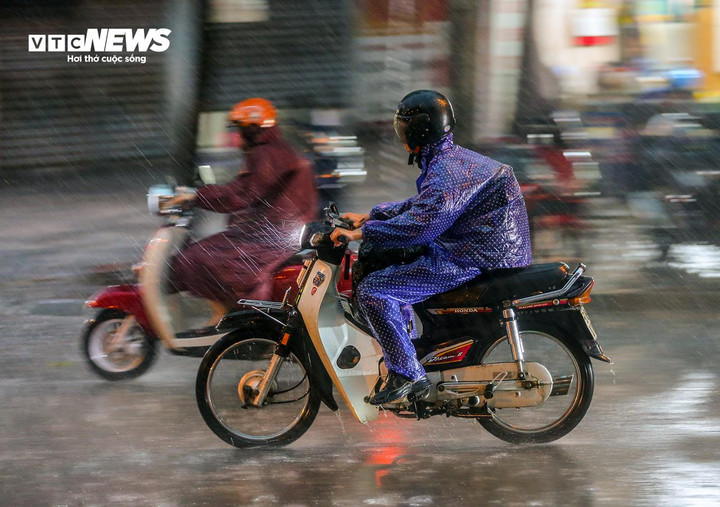 Mưa lớn còn kéo dài ở nhiều nơi thuộc Bắc Bộ. (Ảnh minh hoạ: Ngô Nhung)