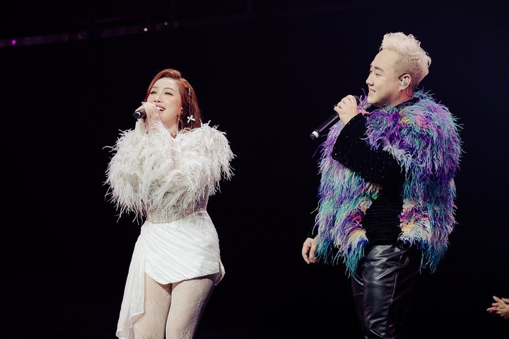 Bảo Thy cho biết, dù con trai bị ốm cộng thêm việc live concert liên tục bị lùi lịch khiến cô gặp nhiều khó khăn trong việc tập luyện nhưng may mắn là cô vẫn có thể sắp xếp biểu diễn cùng Trung Quân.