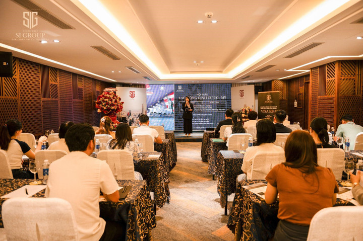 Đội ngũ chuyên gia, chuyên viên tư vấn di trú và quý khách hàng tại buổi Hội thảo định cư Mỹ - Úc.