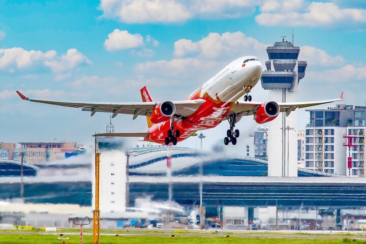 Trong 6 tháng đầu năm 2024, Vietjet đã trở lại hoạt động khai thác cao hơn giai đoạn 2019, trước đại dịch Covid-19. (Ảnh: H.T)