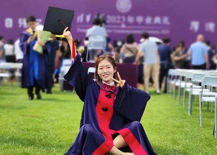 Kỳ Nhi đạt nhiều thành tựu trong quá trình học tập, nghiên cứu. (Ảnh: Sohu)