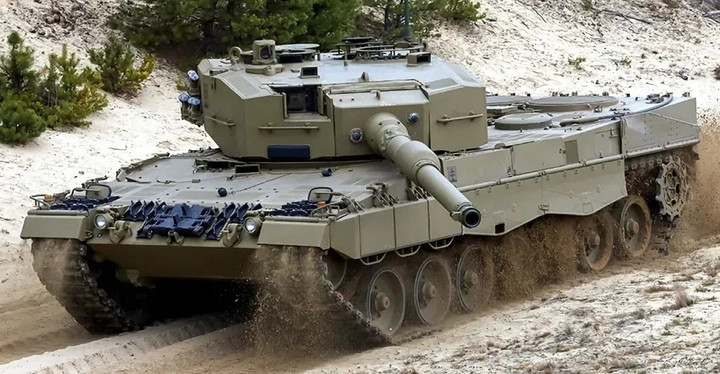 Xe tăng Leopard 2A4 do Đức sản xuất. (Ảnh: UNN)