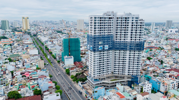Dự án Khu căn hộ D-Homme tọa lạc mặt tiền đại lộ Hồng Bàng (Quận 6) đang bước vào giai đoạn hoàn thiện.