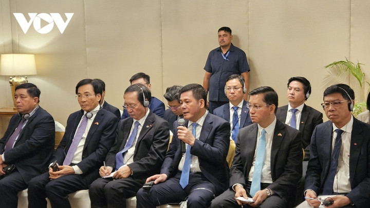 Bộ trưởng Bộ Công Thương Nguyễn Hồng Diên chia sẻ tại buổi làm việc.