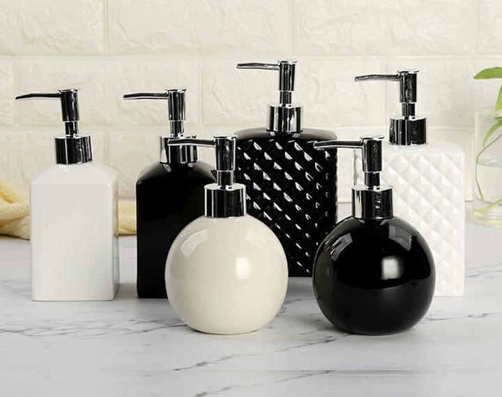 Thu hồi 206 sản phẩm mỹ phẩm không đảm bảo chất lượng. (Ảnh minh hoạ)