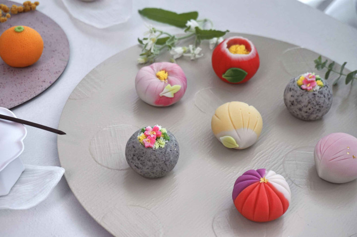 Wagashi trong tiếng Nhật hình thành từ chữ “Wa (Nhật Bản)” và “gashi (bánh kẹo)” - Ảnh: Somsdang