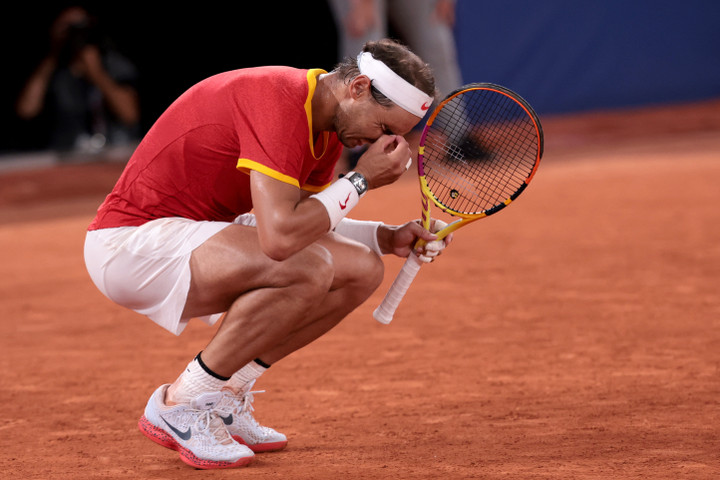Rafael Nadal chia tay Olympic Paris 2024.