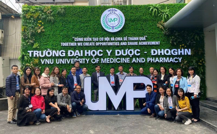 Đại học Y Dược - Đại học Quốc Gia Hà Nội - Cơ sở đào tạo nhân lực y tế chất lượng cao với đội ngũ giảng viên dày dặn kinh nghiệm.