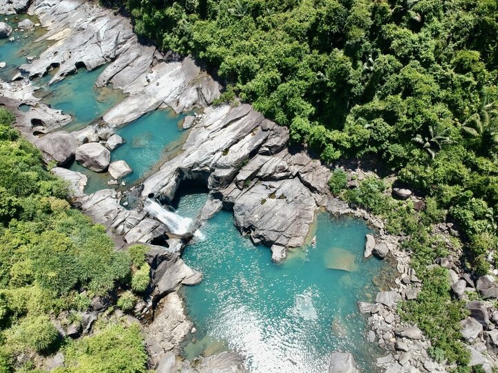 Người dân địa phương thường gọi nơi đây là vực Phun bởi vì cấu tạo địa chất đặc biệt. (Ảnh: Lưu Bá Phước)