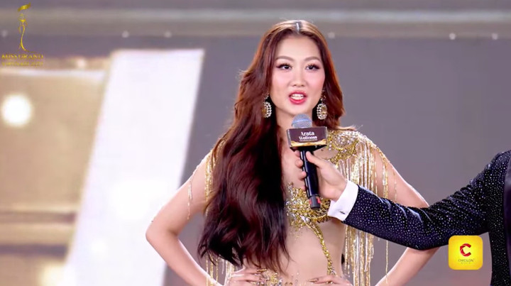 Quế Anh trả lời ứng xử.