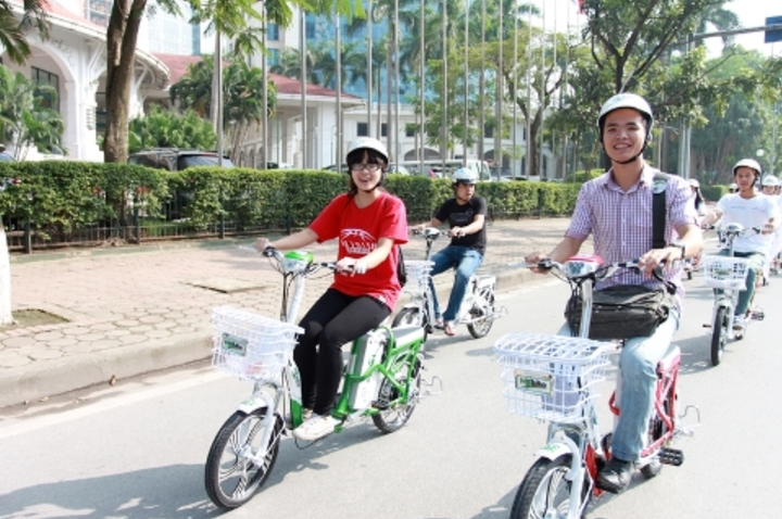 Xe đạp điện chỉ nên đi với vận tốc tối đa 25km một giờ. (Ảnh minh họa: VnExpress)