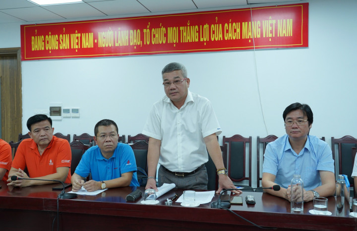 Ông Đỗ Chí Thanh, Phó Tổng Giám đốc Petrovietnam, chia sẻ khó khăn với tỉnh Sơn La.