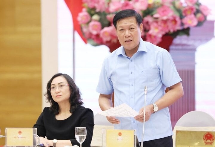 Thứ trưởng Bộ Y tế Đỗ Xuân Tuyên tại cuộc họp báo Chính phủ thường kỳ tháng 7 chiều 5/8.