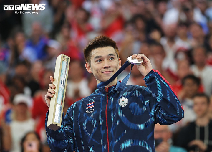 Kunlavut Vitidsarn giành HCB Olympic.