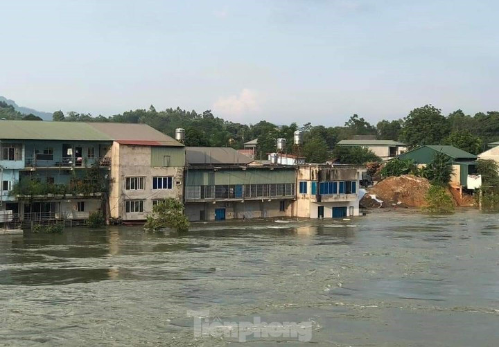 Dự báo mực nước trên sông Chảy sẽ tiếp tục diễn biến do lưu lượng xả từ hồ thủy điện. Để đảm bảo an toàn cho tài sản, vật kiến trúc, cây cối, hoa màu các địa phương thông báo đến các hộ dân vùng hạ lưu có biện pháp ứng phó.