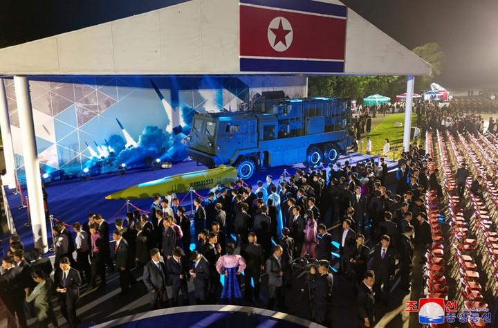 Triều Tiên từ lâu đã lên án các cuộc tập trận chung giữa Mỹ và Hàn Quốc là một cuộc diễn tập đe dọa đến nước này. Bình Nhưỡng sẽ tăng cường khả năng sẵn sàng hạt nhân trong tương lai gần để ngăn chặn các mối đe dọa hạt nhân và bảo vệ chính mình, theo nhà lãnh đạo Kim.