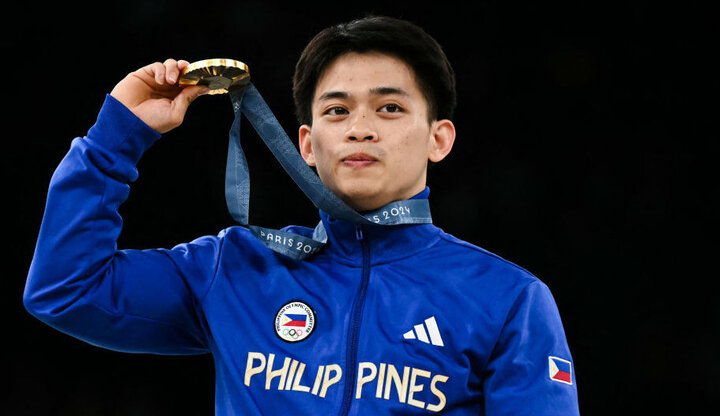 Carlos Yulo đi vào lịch sử thể thao Đông Nam Á với 2 tấm huy chương vàng Olympic.