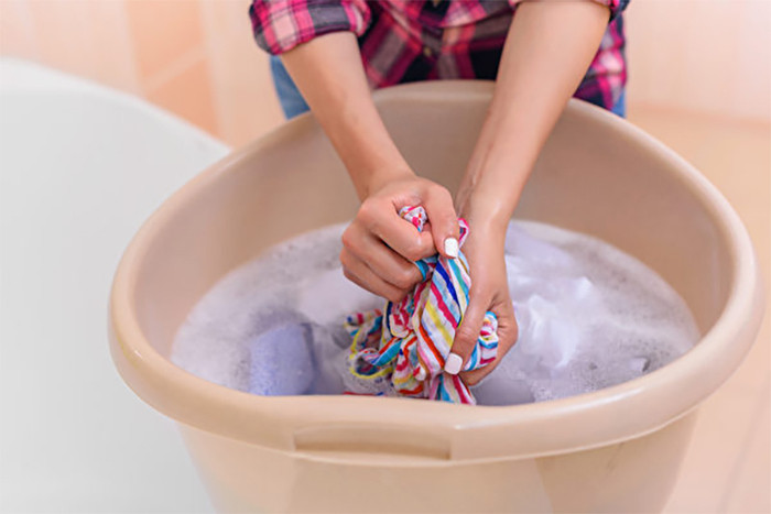 Quần áo mới mua có cần giặt trước khi mặc (Ảnh Sohu).