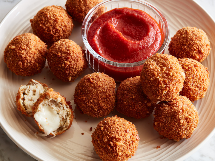 Ức gà viên chiên. (Ảnh: Food network)