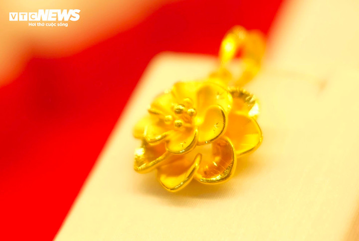 Giá vàng hôm nay tiếp tục tăng nhẹ.