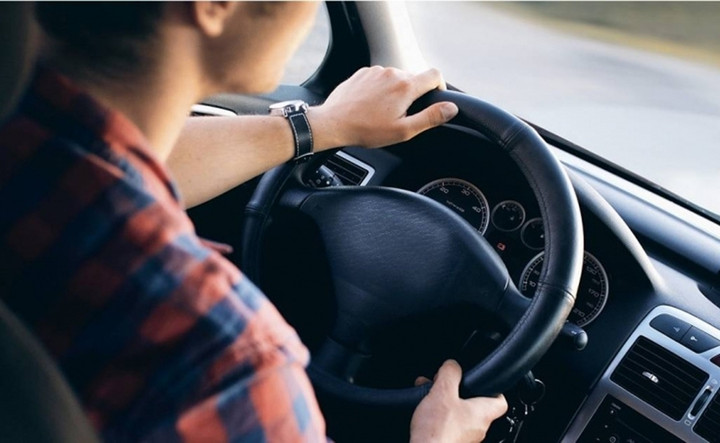 Có xe hơi là tiêu chuẩn mà nhiều cô gái đưa ra khi chọn bạn trai. (Ảnh minh họa)