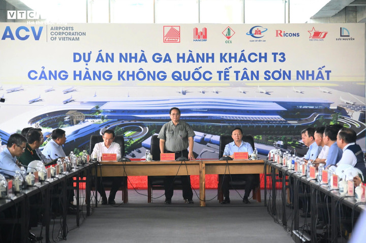 Thủ tướng thị sát dự án ga T3 sân bay Tân Sơn Nhất, chốt hạn vận hành vào ngày 30/4/2025.